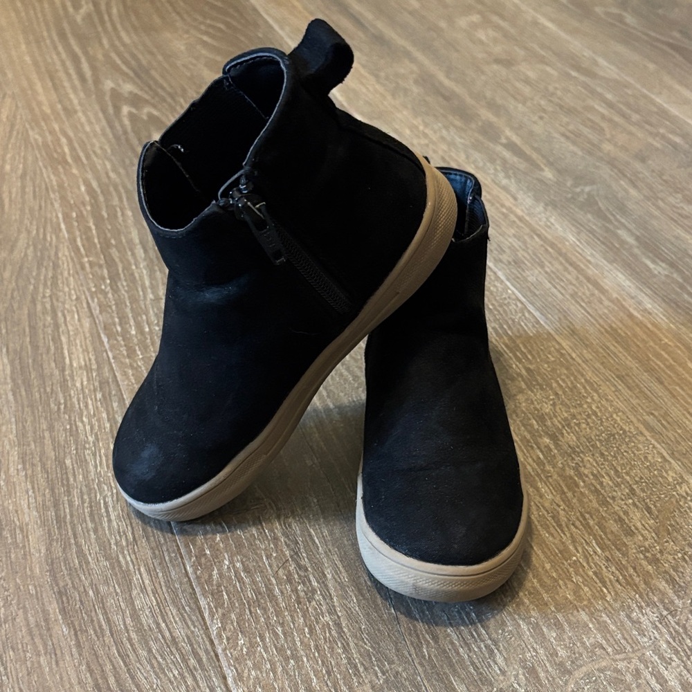GAP Black Kids Boots with Tan Soles